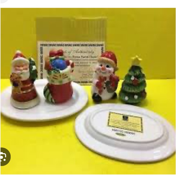 THOMAS PACCONI 6 Piece Christmas 
SALT & PEPPER DISPLAY TRAY SET - Picture 3 of 6